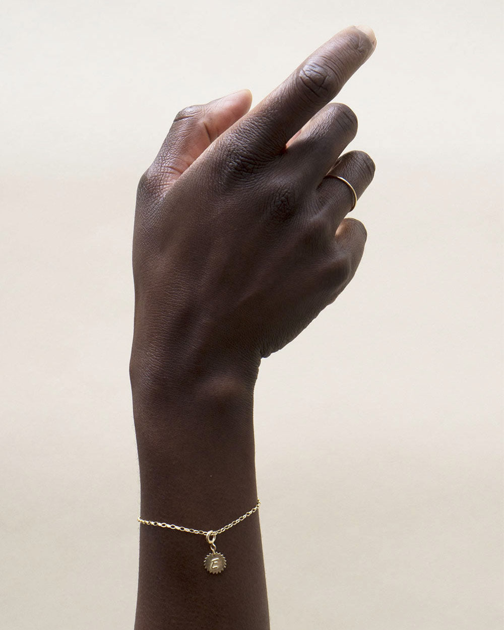 THE ALPHABET CHARMS GOLD